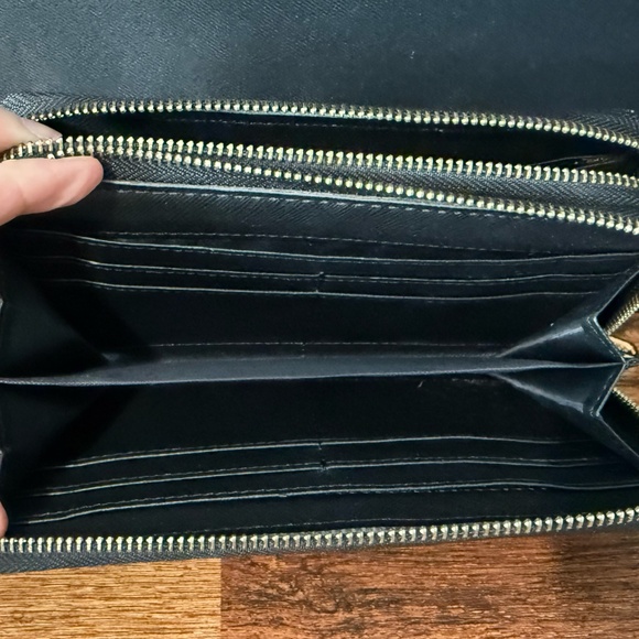 Wallet - Picture 9 of 15